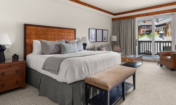 Stowe Area Cabin | Cozy Studio with Spruce Peak Views & Spa Amenities