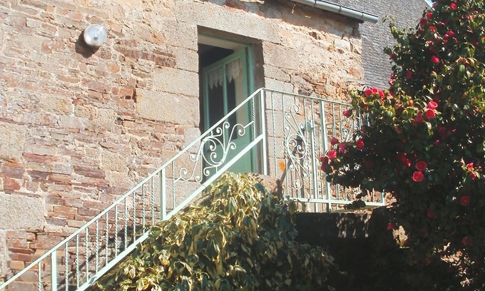 Bazouges-la-Perouse Cottage | Ideal Escape: Steps to Beaches & Village with Pool Access