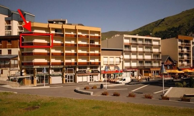 Eaux-Bonnes Apartment | Convenient Gourette Stay with Ski Slope Views & Family Amenities