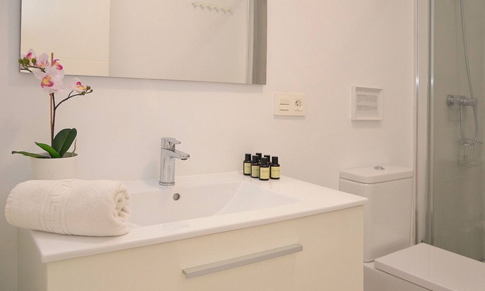Santa Cruz de Tenerife Apartment | Inviting Open Spaces: Child-Friendly Hotel with 9.4 Rating