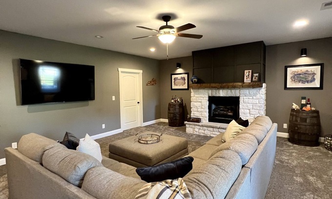 Keene House | Relaxing Ranch Home with Hot Tub Near Lexington Attractions