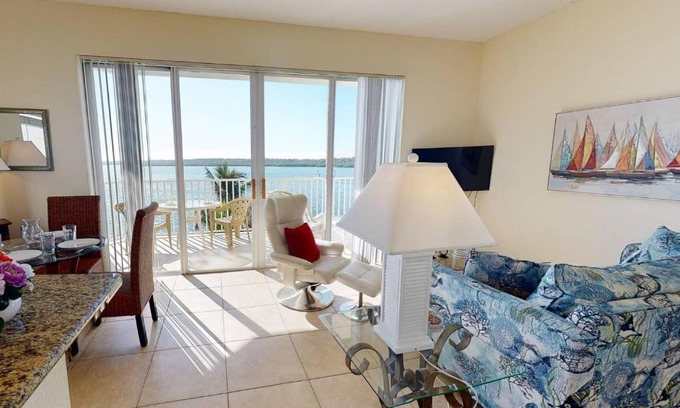 St. Petersburg - Clearwater House | Highly Rated Boca Ciega Resort with Pool & Hot Tub