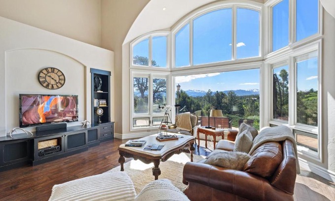 Loghill Village House | Family-Friendly Getaway at 314 Hummingbird Trail