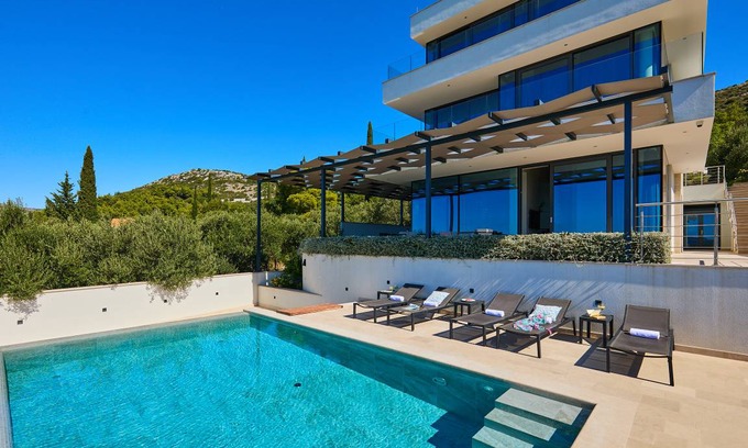Slano Villa | 314 m² Villa ∙ 6 bedrooms ∙ 14 guests