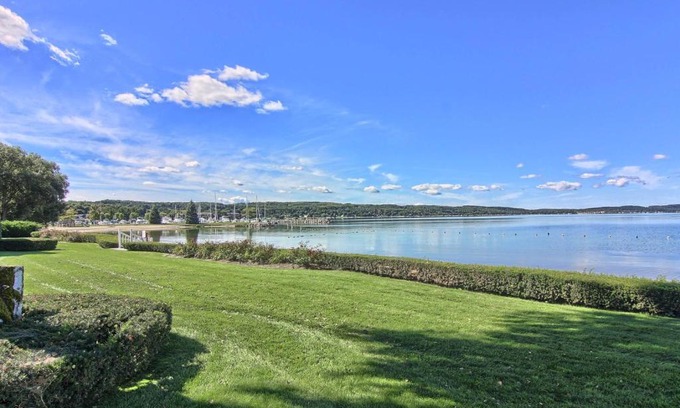 Boyne City House | Oceanfront Bliss at 314 Water Street Inn - Rated 9/10