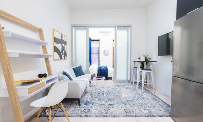 Upper East Side Apartment | Modern 1BR with Kitchen, Walk to Central Park