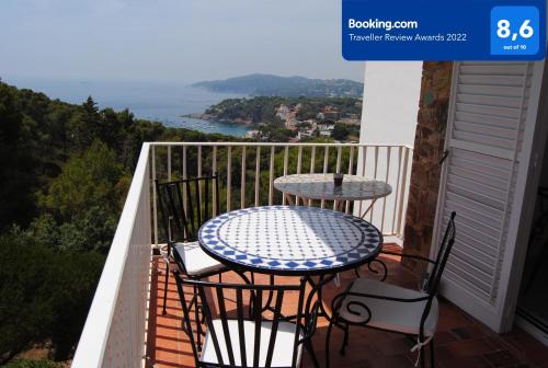 Llafranc Apartment | Cozy 319 Apartment in Estoril - Child-Friendly Retreat