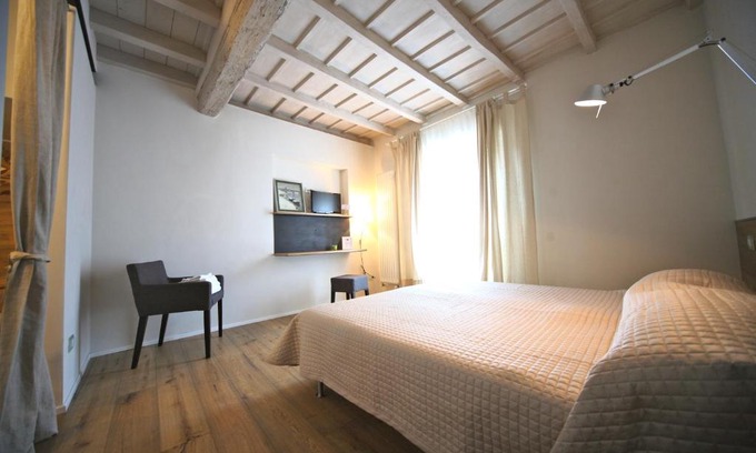 Pavia Bed & Breakfast | Inviting 32 BnB Camerecaffè: Pet-Friendly with Hot Tub