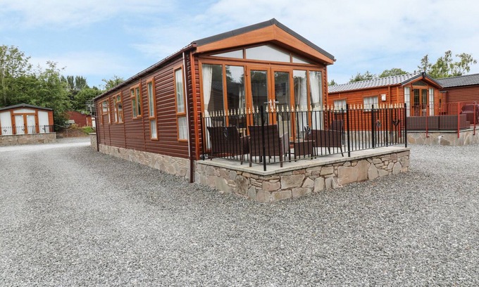 Auchterarder Cottage | Family-Friendly 32 Cruachan Lodge with Kitchen & Breakfast