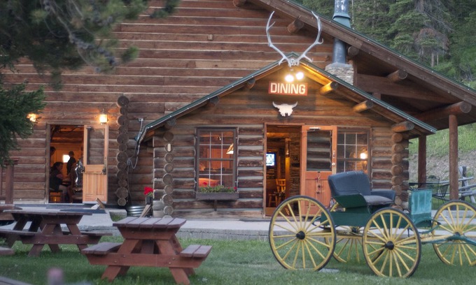 Gallatin Gateway House | Experience 320 Guest Ranch: Top-Rated with Pool & Dining