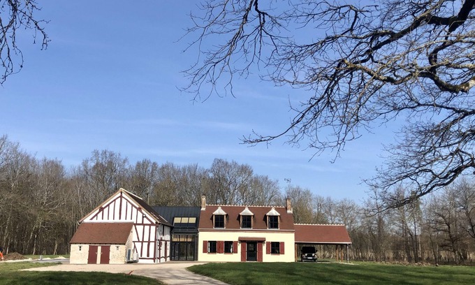 Vimory House | Relax in a 320m2 Retreat with Private Heated Pool