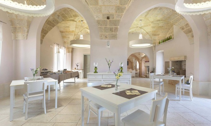 Collepasso Villa | Cozy Stay at Masseria Sant'eleuterio with Pool & Breakfast