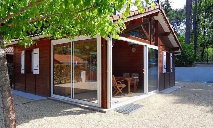 Gujan-Mestras Ski Chalet | Pet-Friendly 327 Chalet with Pool at Village Khélus