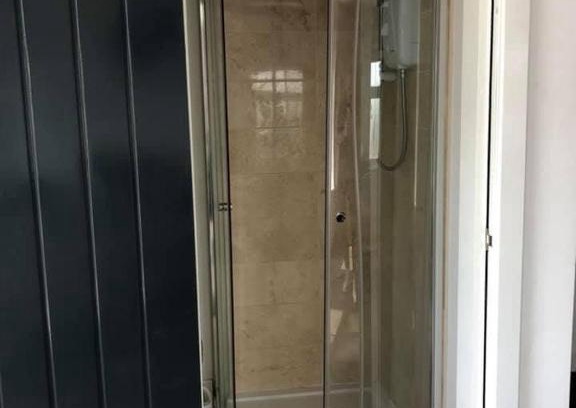 Hull House | Budget-Friendly Stay at 329 Hedon - Grey House with Kitchen