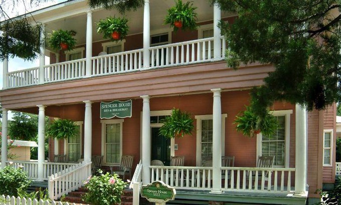 St. Marys Bed & Breakfast | Guest Rated: 10/10 Cozy Bed and Breakfast for 4