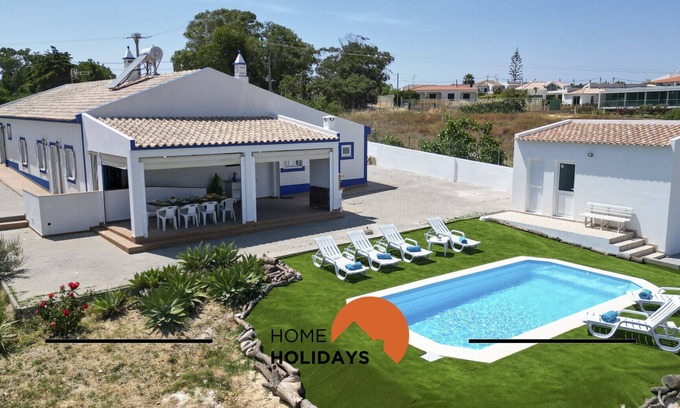 Sesmarias Ski Chalet | #331 Casa Chico Rita by Home Holidays