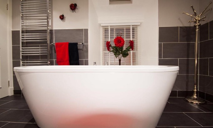 St. Andrews House | Experience 34 Argyle Guesthouse: Rated 9.9/10 by Guests