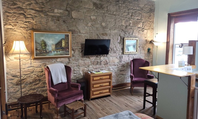 Del Norte Apartment | Stone Quarry Studio Apartment: 10/10 Rated near Wolf Creek