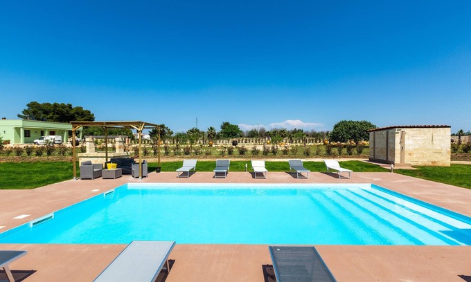 Lequile Apartment | Explore 3418 Villa La Quiete: Pool, Breakfast & Family Fun