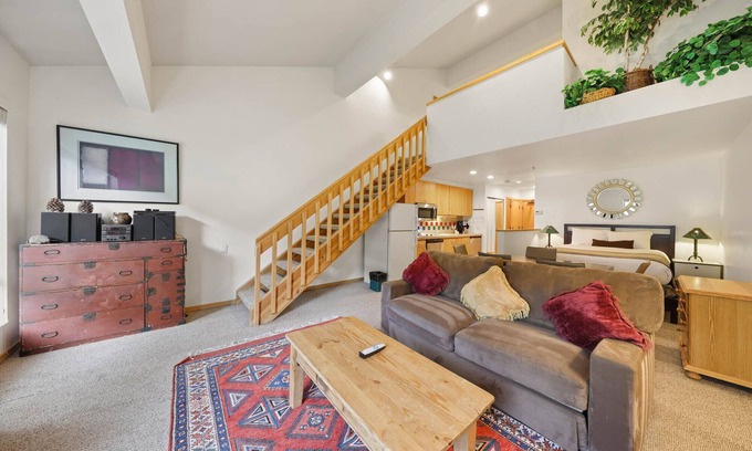 Olympic Valley Condo | Discover Palisades Tahoe Lodge: Ski-in/Out Studio Retreat