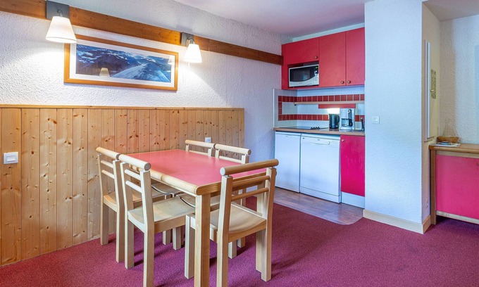 Plagne 1800 Apartment | 34m² Apartment in Plagne 1800 with Parking, Pet-friendly