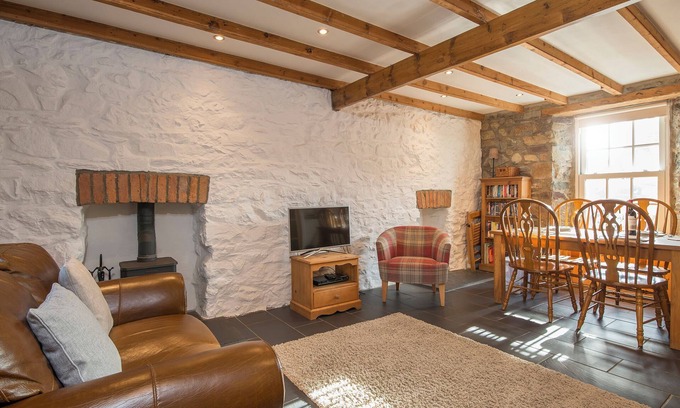 St Davids House | Cozy 3-Bedroom Holiday Home in St Davids, Sleeps 5