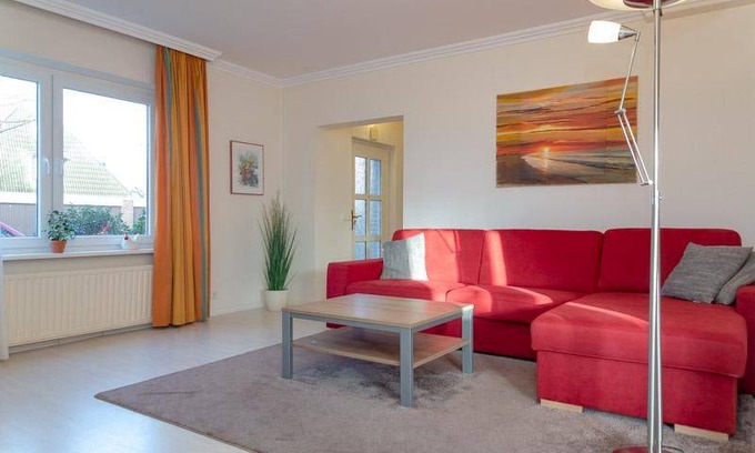 Tinnum Apartment | Peaceful Retreat in the Tinnumer Wiesen for Families