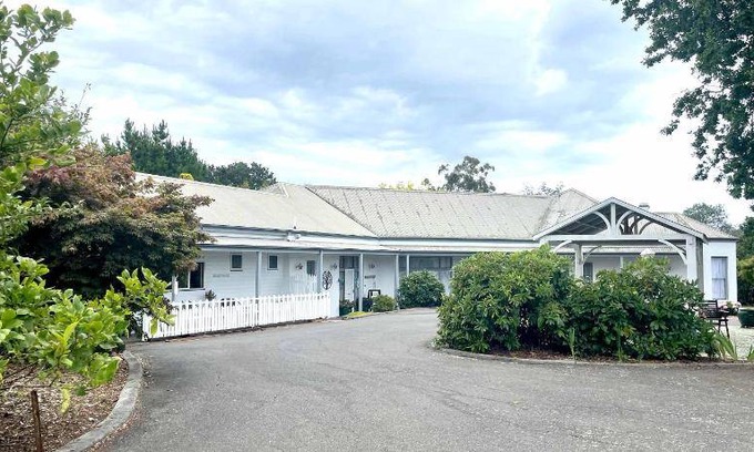 Stony Rise Bed & Breakfast | Cozy Bed and Breakfast with Kitchen - Guest Rated 9/10