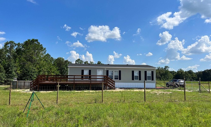 Clermont House | Pet-Friendly Retreat: 35 Min to Disney with Top Amenities