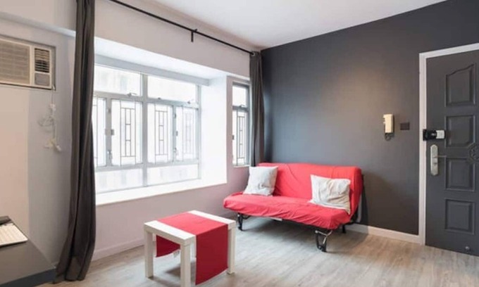 Sai Ying Pun Apartment | 35% off Apartment ❤️Close to Subway Wi-Fi