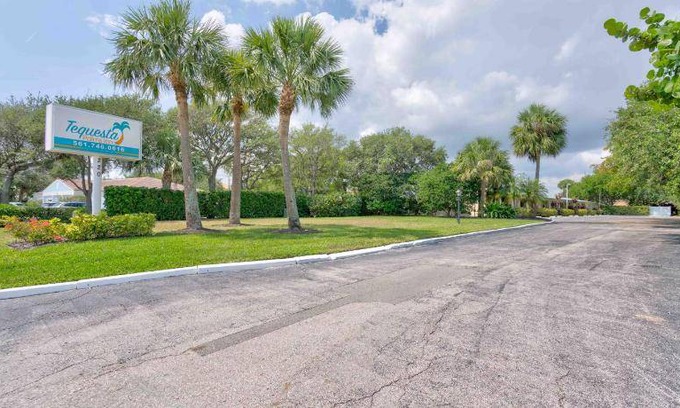 Tequesta Hotel | Spacious Hotel for 127 Guests with Kitchen Amenities
