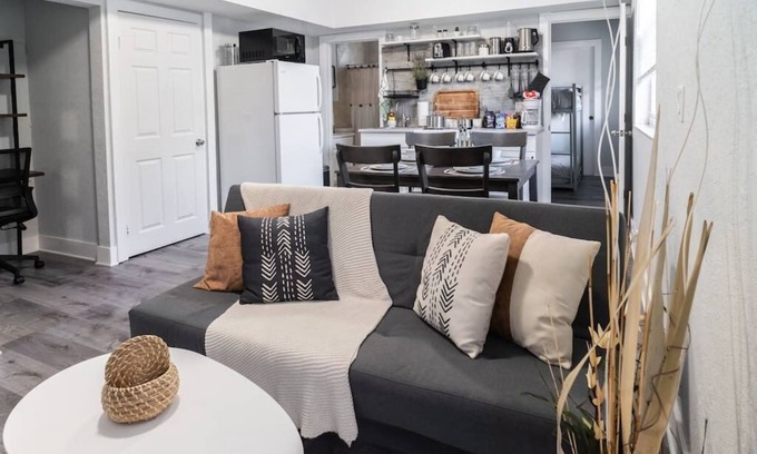 Coral Way Apartment | Modern Apartment Near Brickell & Coral Gables - 10/10 Rating