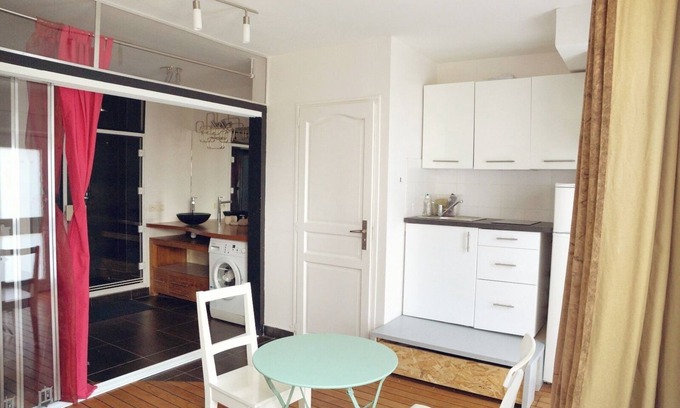 Cachan Apartment | Cozy 35m² Apartment Near Paris with Kitchen & Breakfast