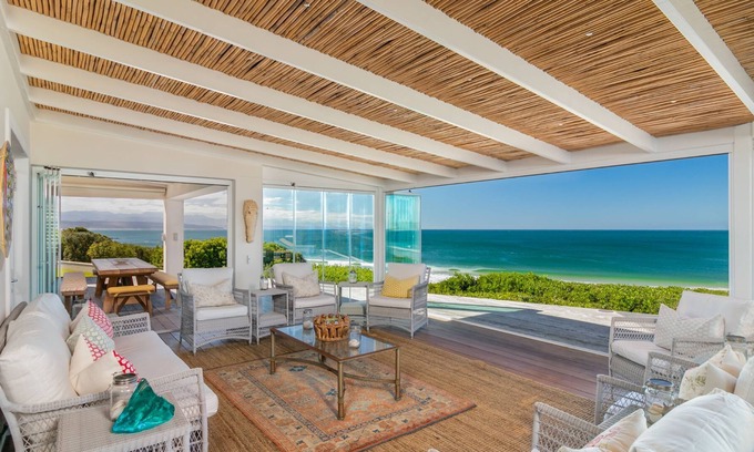 Robberg Beach Villa | 36 Beachy Head - Solar Power, Beachfront 6 Bd 6 Bt