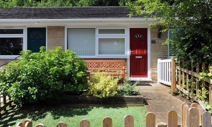 Bridport House | Family-Friendly 36 Fernhill Heights with Ocean View