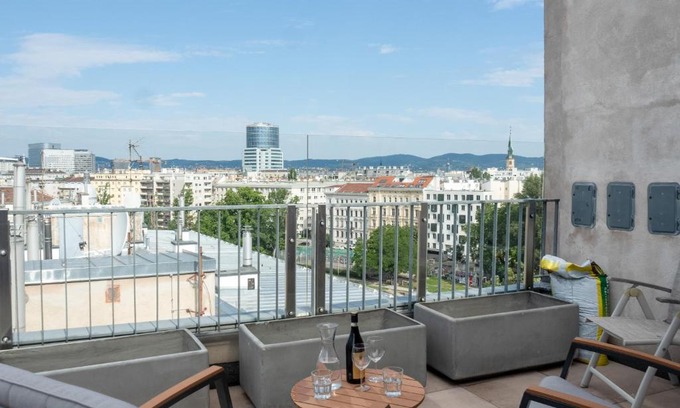 Weißgerber Apartment | Inviting 360 View Loft 3: Pet & Child Friendly Retreat
