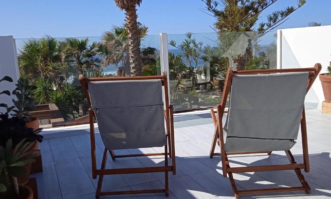 Urbanizacion Famara Apartment | Oceanfront Oasis with Breathtaking 360-Degree Views