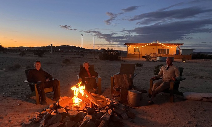 Wonder Valley House | Relaxing Desert Daisy Casita with Hot Tub & Pool Access