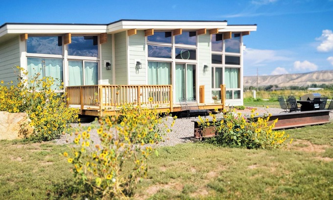 Montrose House | Stunning Ocean View & Family-Friendly Near All Attractions!
