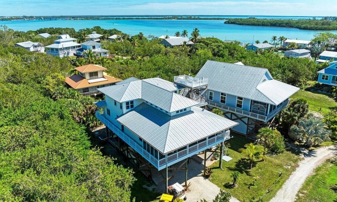 Placida House | Unforgettable 360° Views at LGI Paradise with Hot Tub