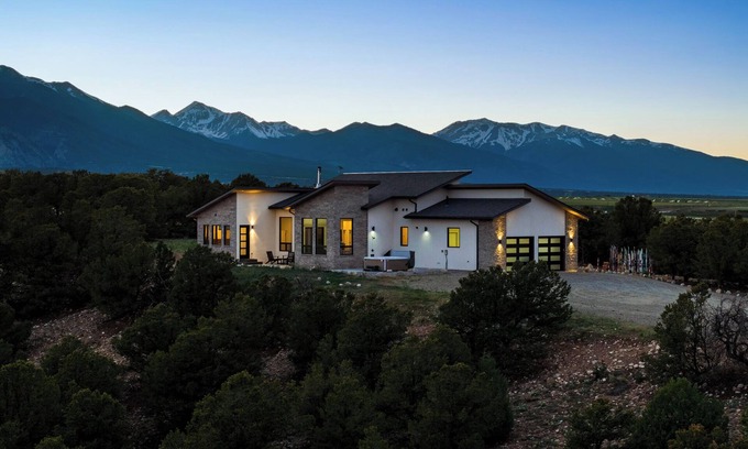 Nathrop House | Scenic 360 Views & Private Hot Tub Near Hot Springs Retreat
