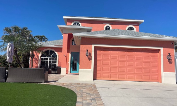 Saint James City House | 3634 Bayview Avenue (Paradise): 3 BR, 2.5 BA in Saint James City, Sleeps 8