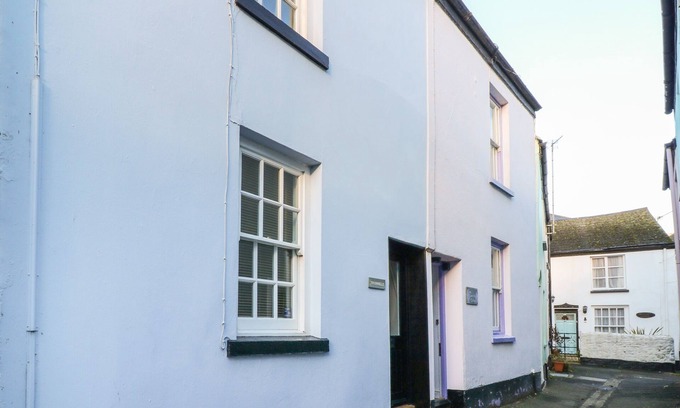 Appledore House | Pet-Friendly Retreat at 37 Market Street in Appledore