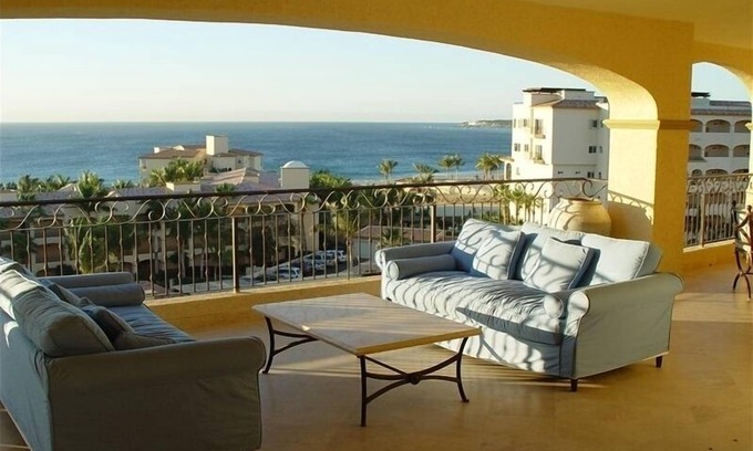 Zona Hotelera Villa | Oceanfront Penthouse in Cabo: 10/10 Guest Rated Comfort