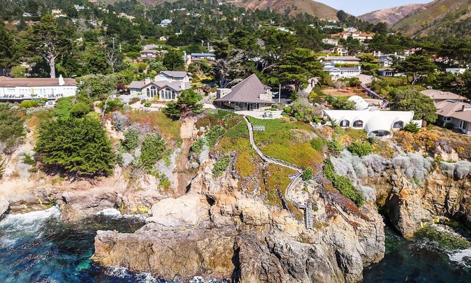 Carmel Riviera House | Experience Oceanfront Bliss at 3772 The Waves Hotel