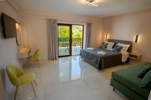 Glyki Apartment | Cozy Serviced Apartment for 3 with Kitchen & Dining Options