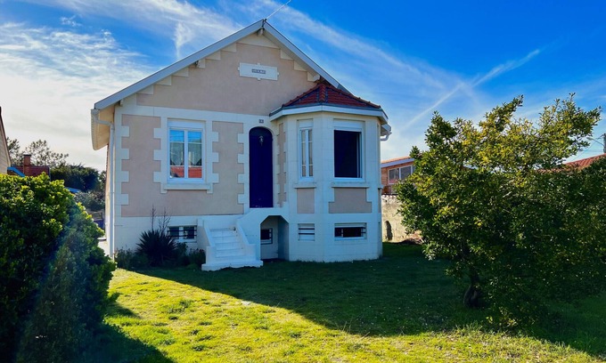 Lacanau-Ocean Villa | Unwind at 38 Route du Lion with Oceanfront Spa Bliss