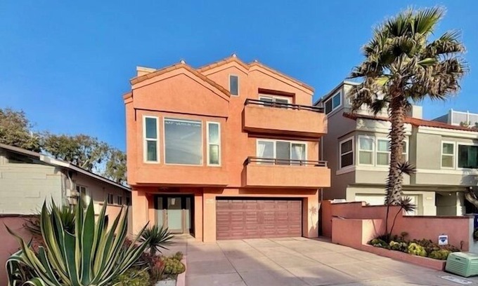 Hollywood House | 3812O- Coral Reef Promise