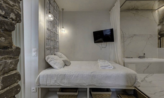 Quartier de la Goutte-d'Or Apartment | 384 Suite Ruben - Charming Apartment in Paris