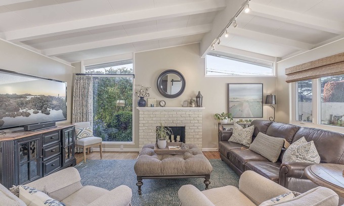 Mission Fields House | Exceptional 3874 Mission Fields - Walk to Barnyard & Shopping!